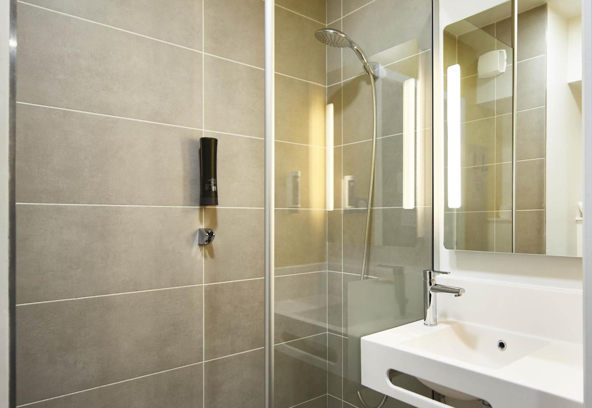 B&B Hotel Bois D'Arcy Saint Quentin En Yvelines Luaran gambar